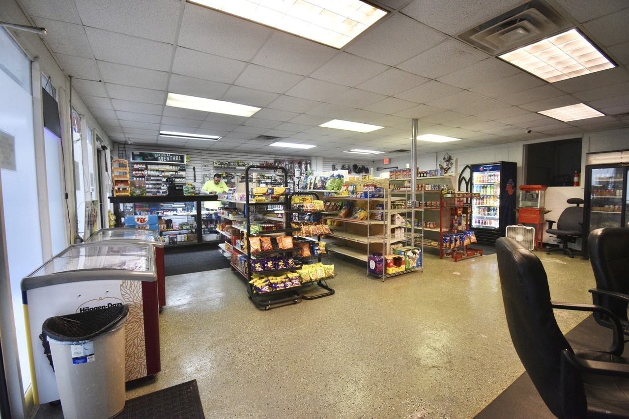 3204 Ferndale Dr - Photo 3 of 6