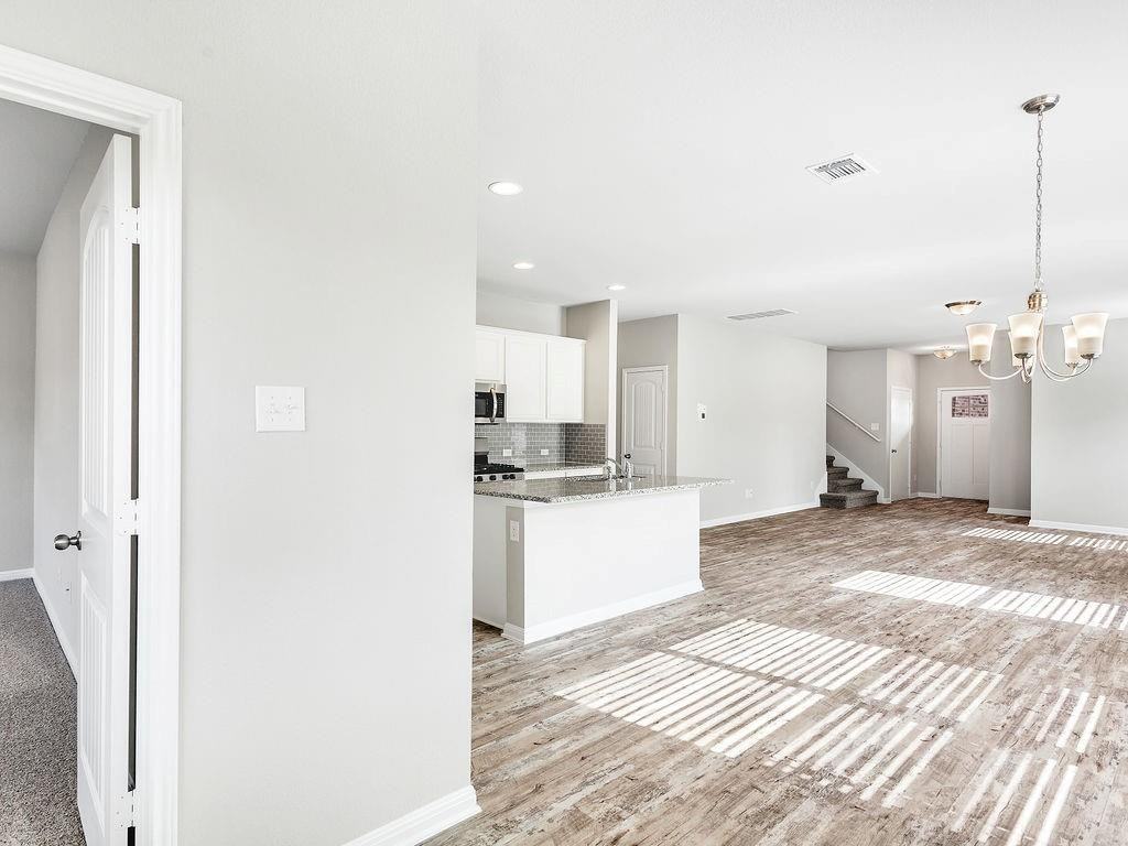 18434 Stevie Ray Dr - Photo 4 of 4