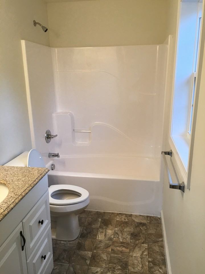 112 Broad St #8 - Photo 6 of 11