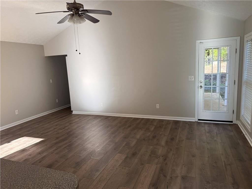 2105 11th Ave - Photo 2 of 15