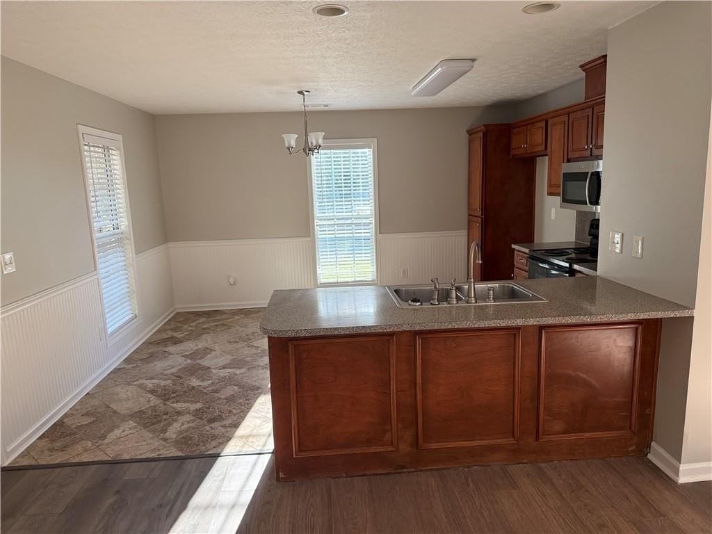 2105 11th Ave - Photo 3 of 15