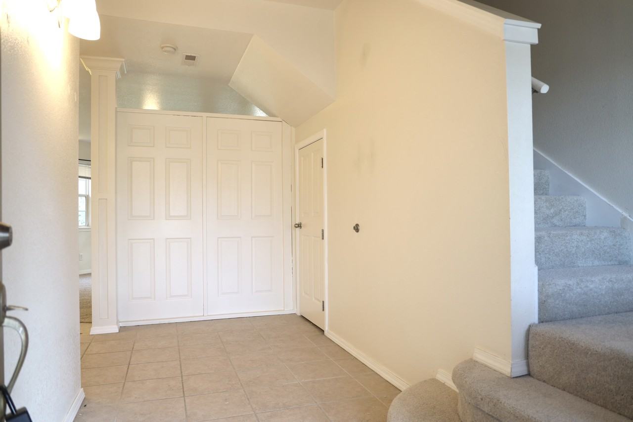 149 Hickory Ridge Dr #1 - Photo 3 of 24