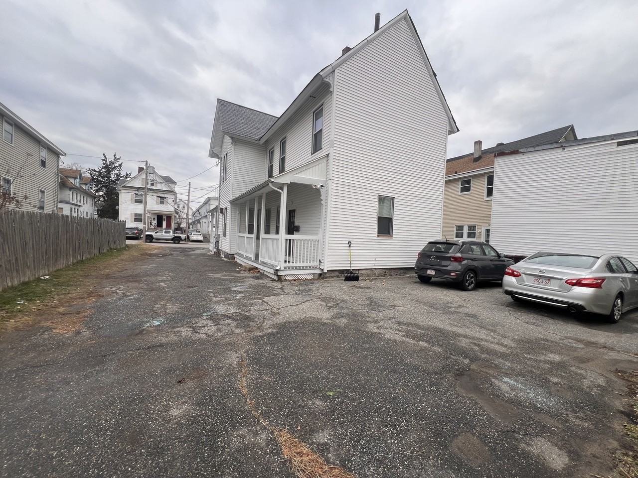 348 Walker St #R4 - Photo 4 of 11