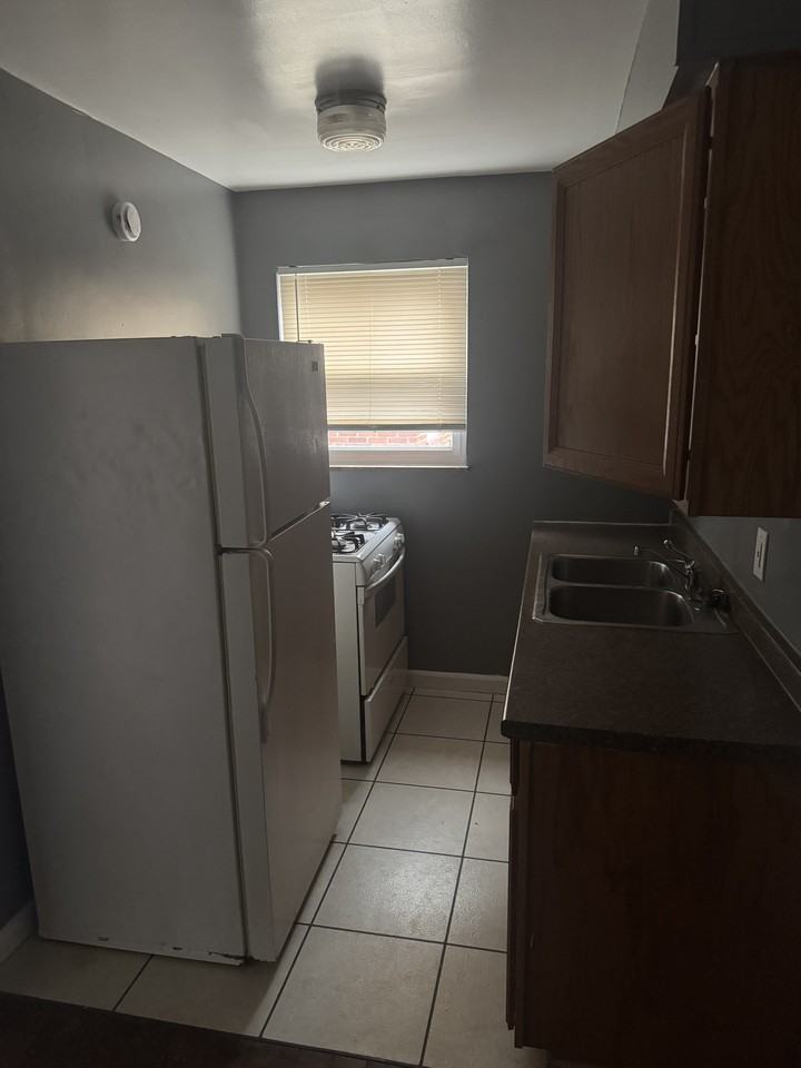 4036 Homelawn Ave #1 - Photo 5 of 7