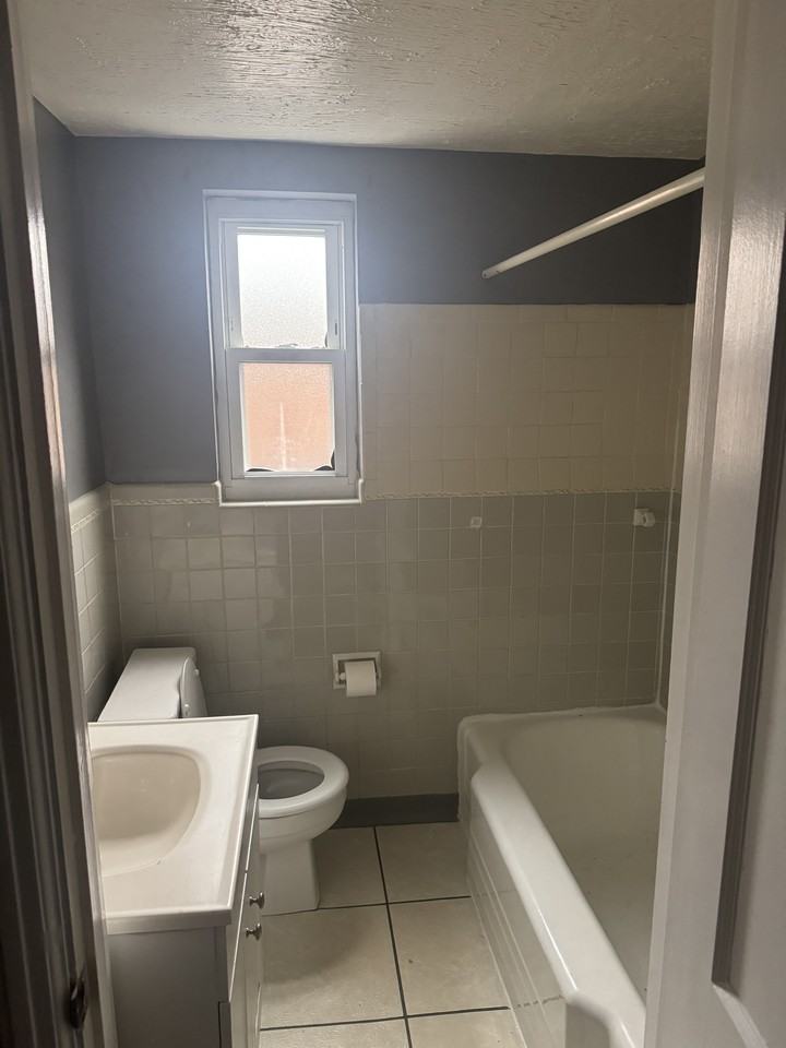 4036 Homelawn Ave #1 - Photo 6 of 7