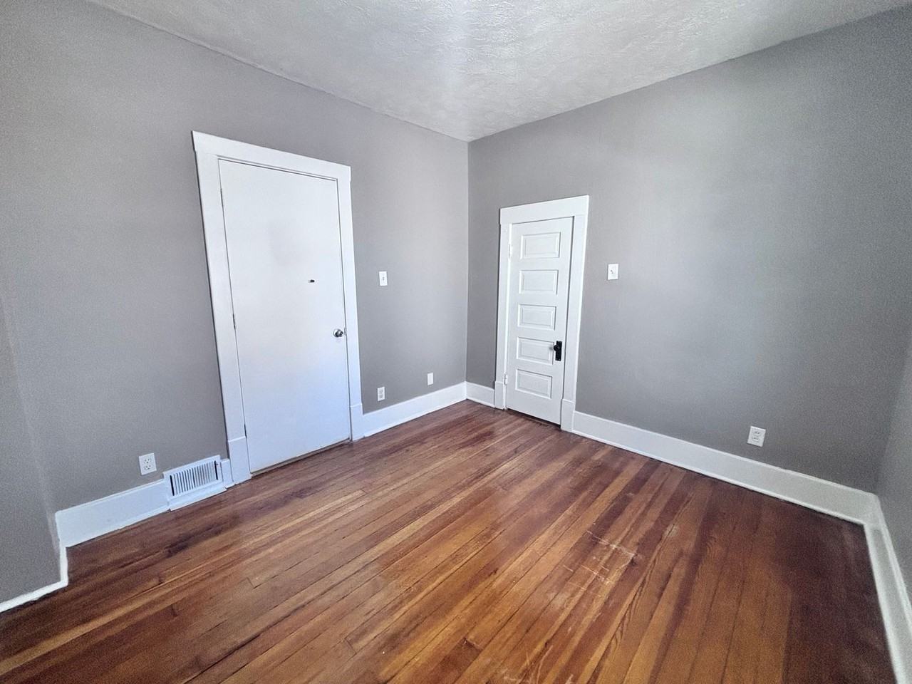 4406 S 38th St - Photo 5 of 17