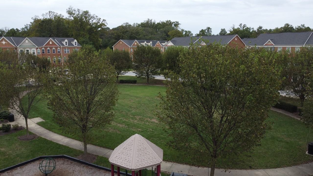 2941 Sedgemore Pl - Photo 7 of 28