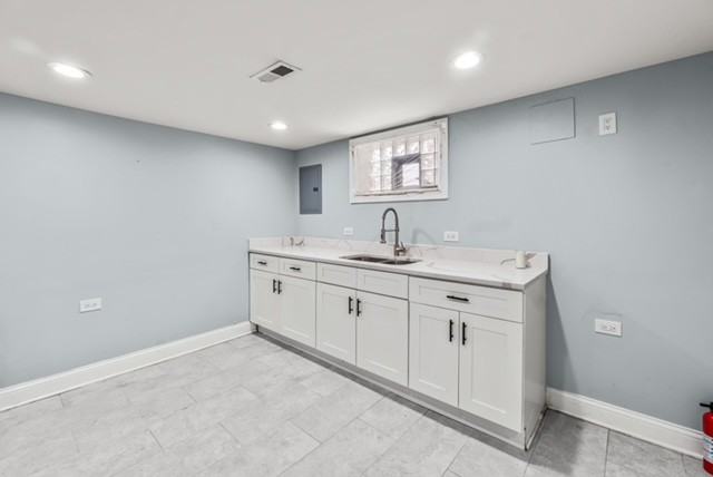 5205 S Luna Ave - Photo 6 of 10