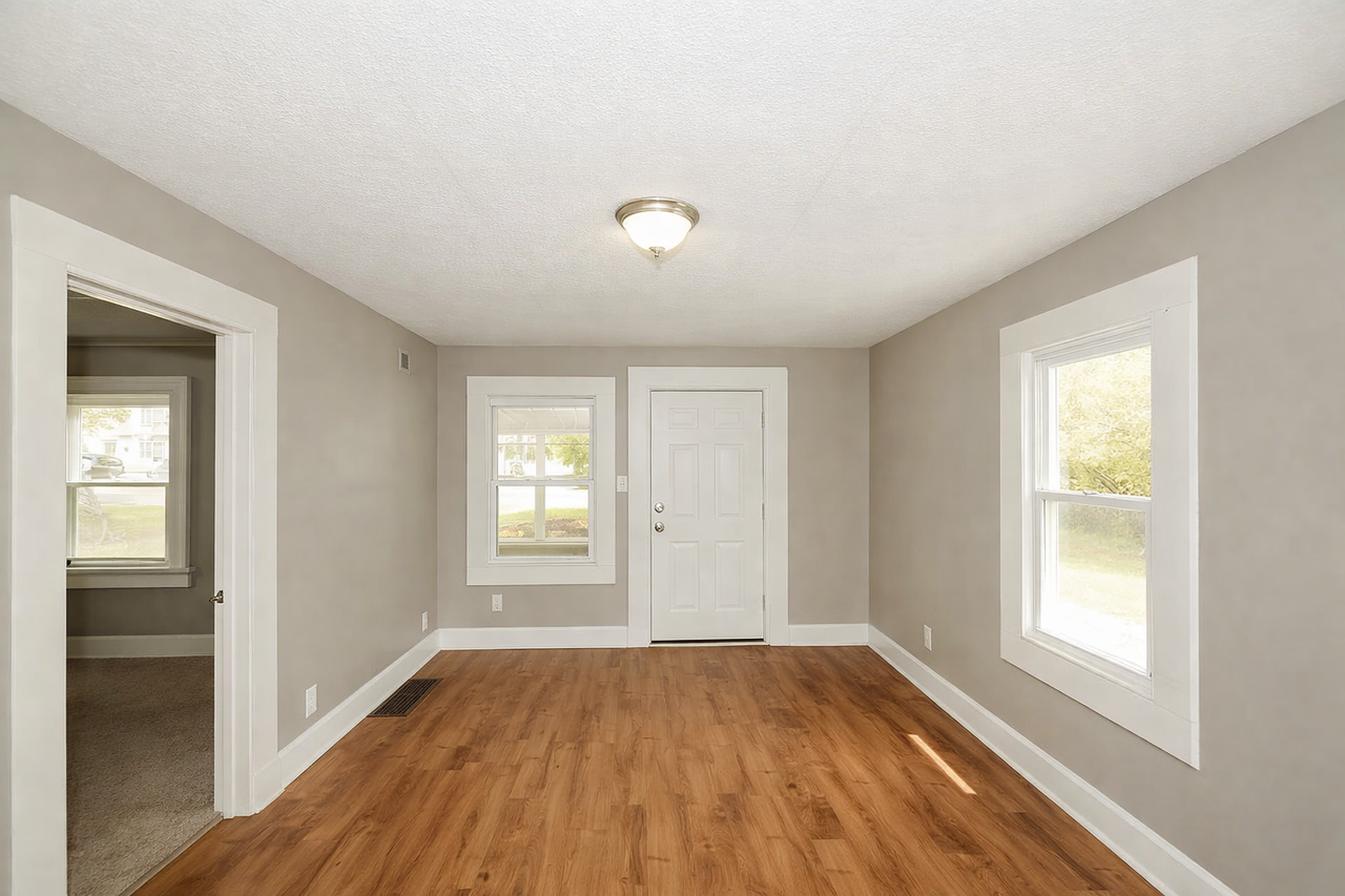 3750 N Kercheval Dr - Photo 2 of 11