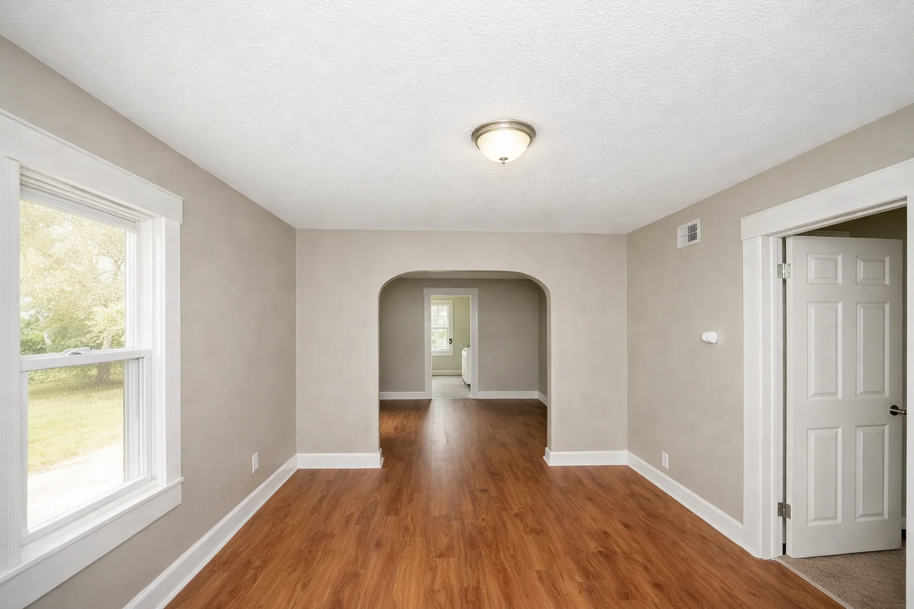 3750 N Kercheval Dr - Photo 3 of 11