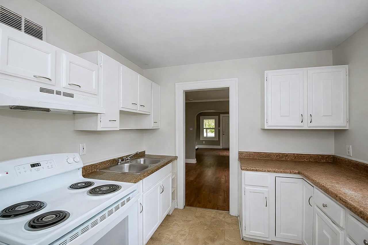 3750 N Kercheval Dr - Photo 4 of 11