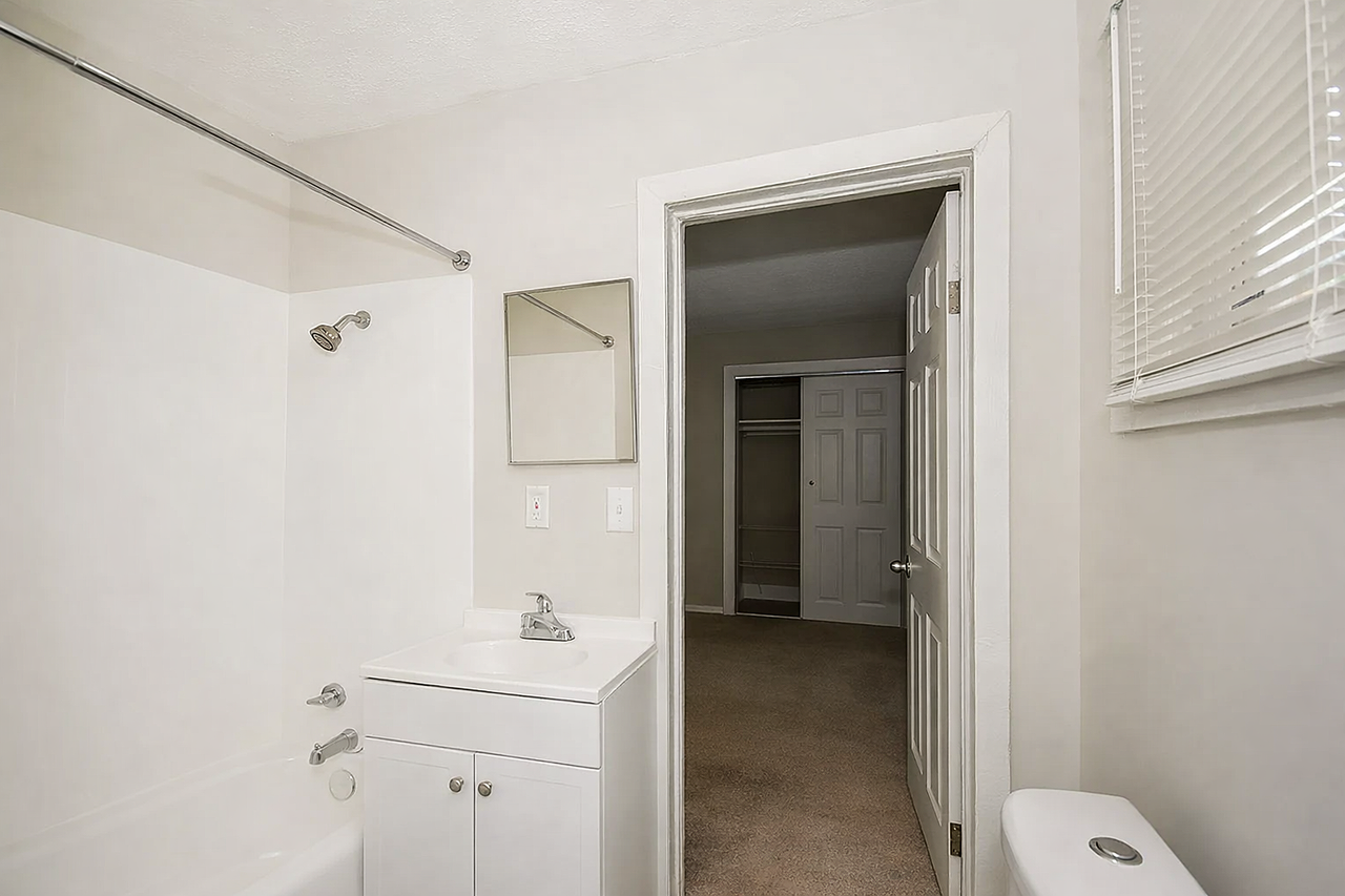 3750 N Kercheval Dr - Photo 6 of 11