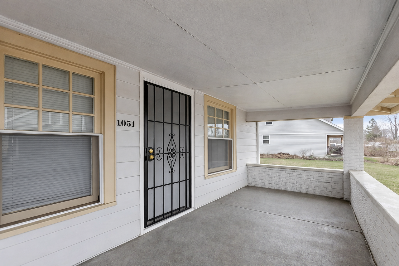 1051 N Mount St - Photo 2 of 13