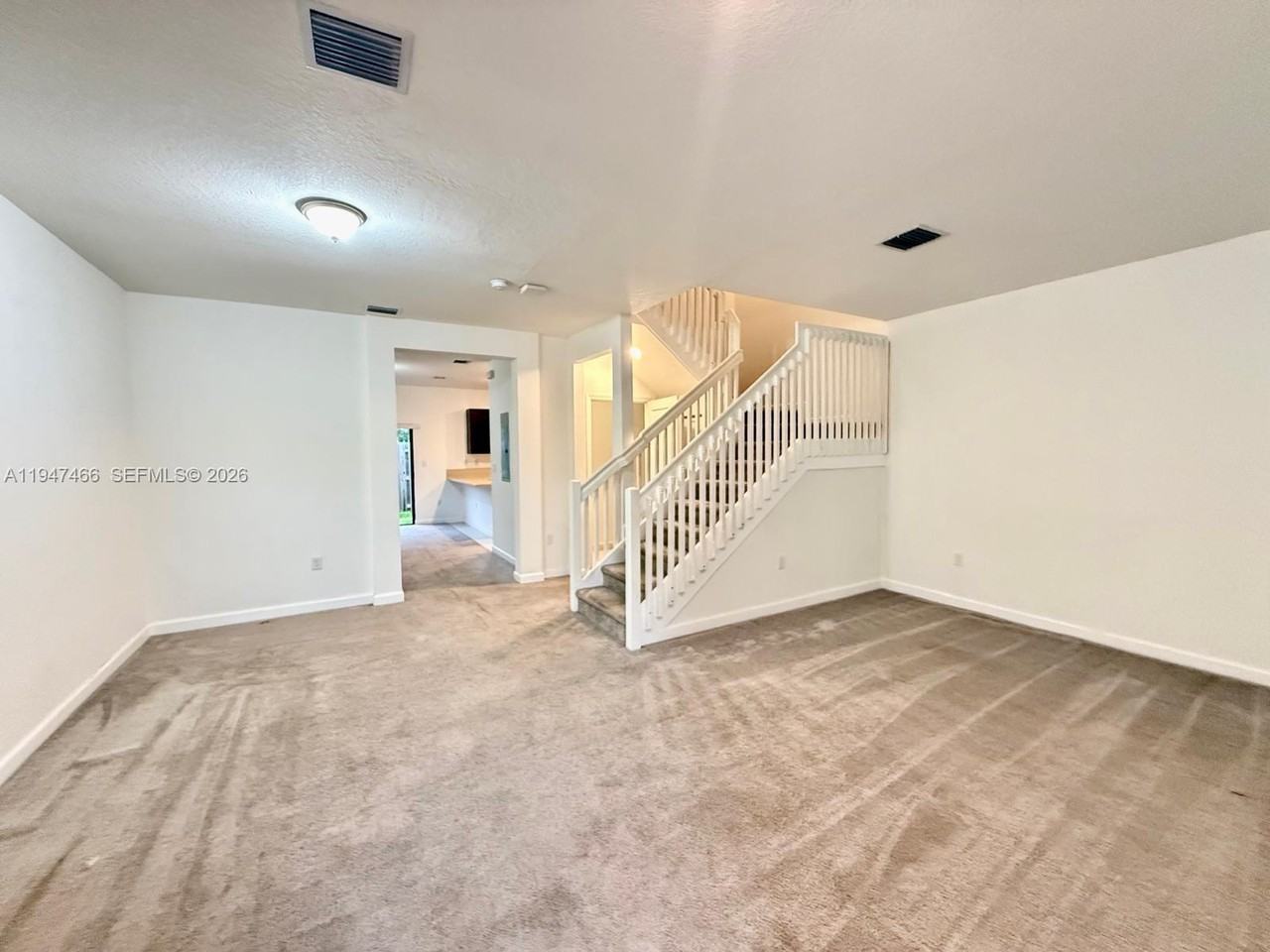 20714 Ne 5th Ct #20714 - Photo 3 of 17