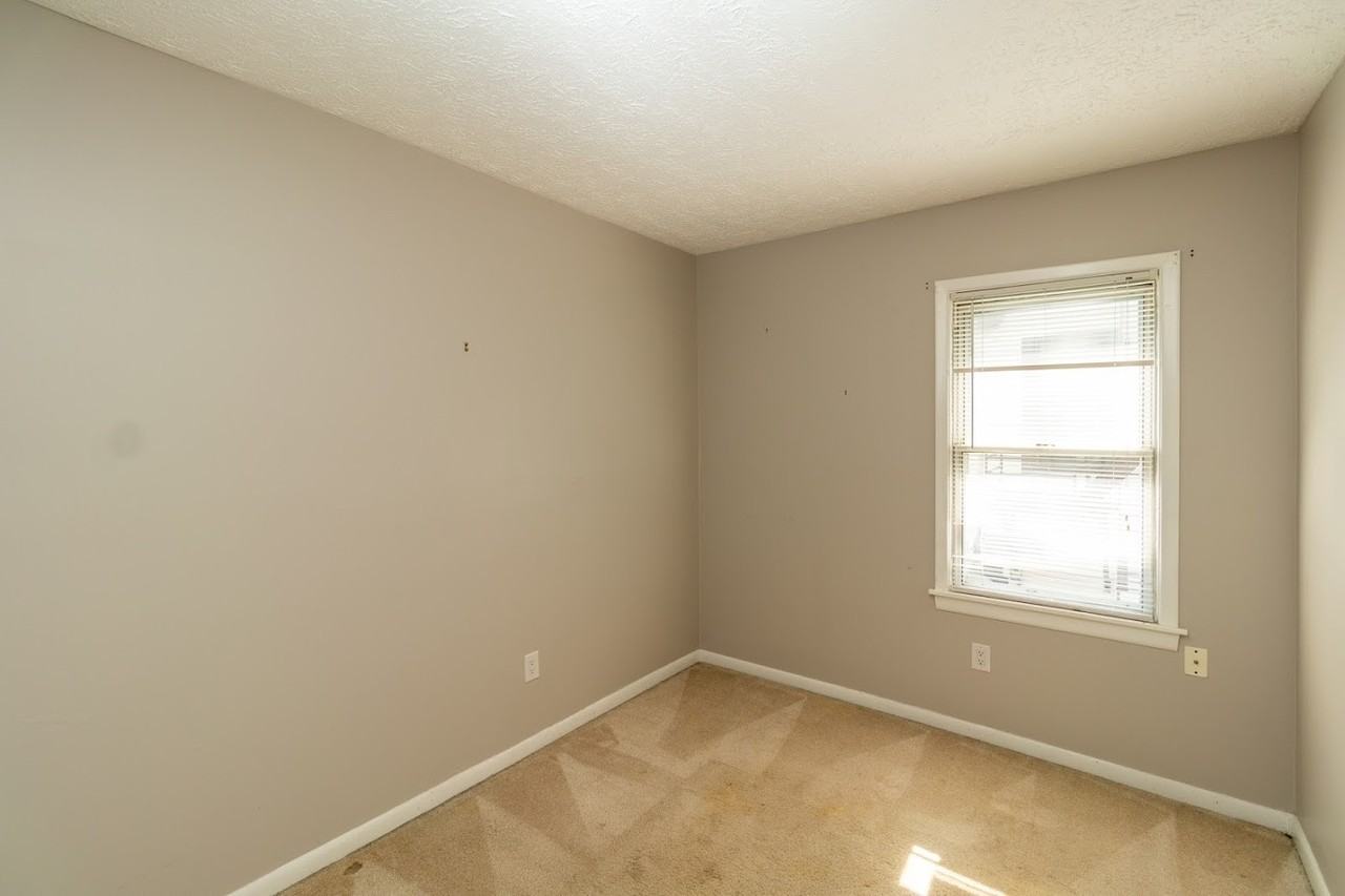 461 Averill Ave - Photo 6 of 18