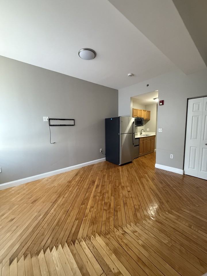 312 Shirley St #208 - Photo 4 of 6