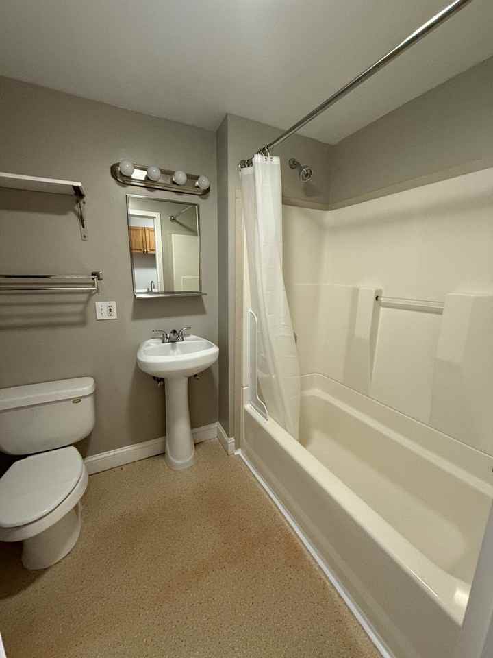 312 Shirley St #208 - Photo 5 of 6