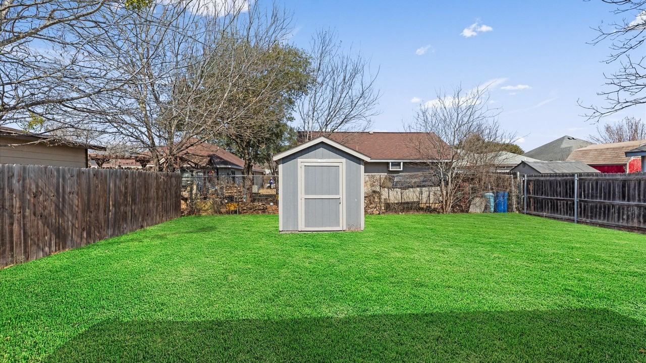 3411 Avoca Dr - Photo 2 of 20