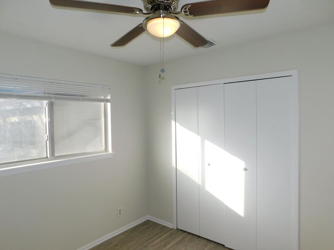 923 Spring Park St - Photo 3 of 33