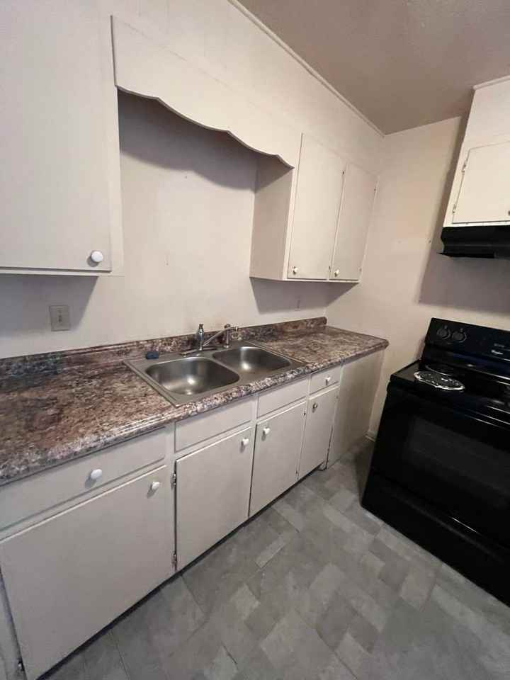 120 Albany St #32 - Photo 2 of 8