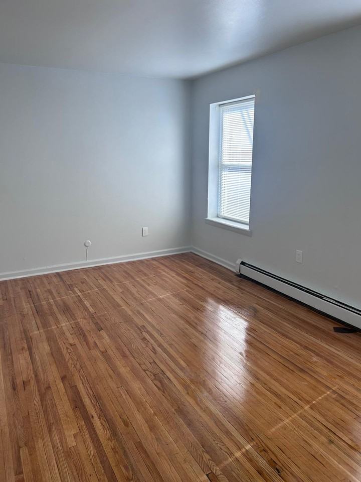 Colonnade Apartments - Photo 7 of 10