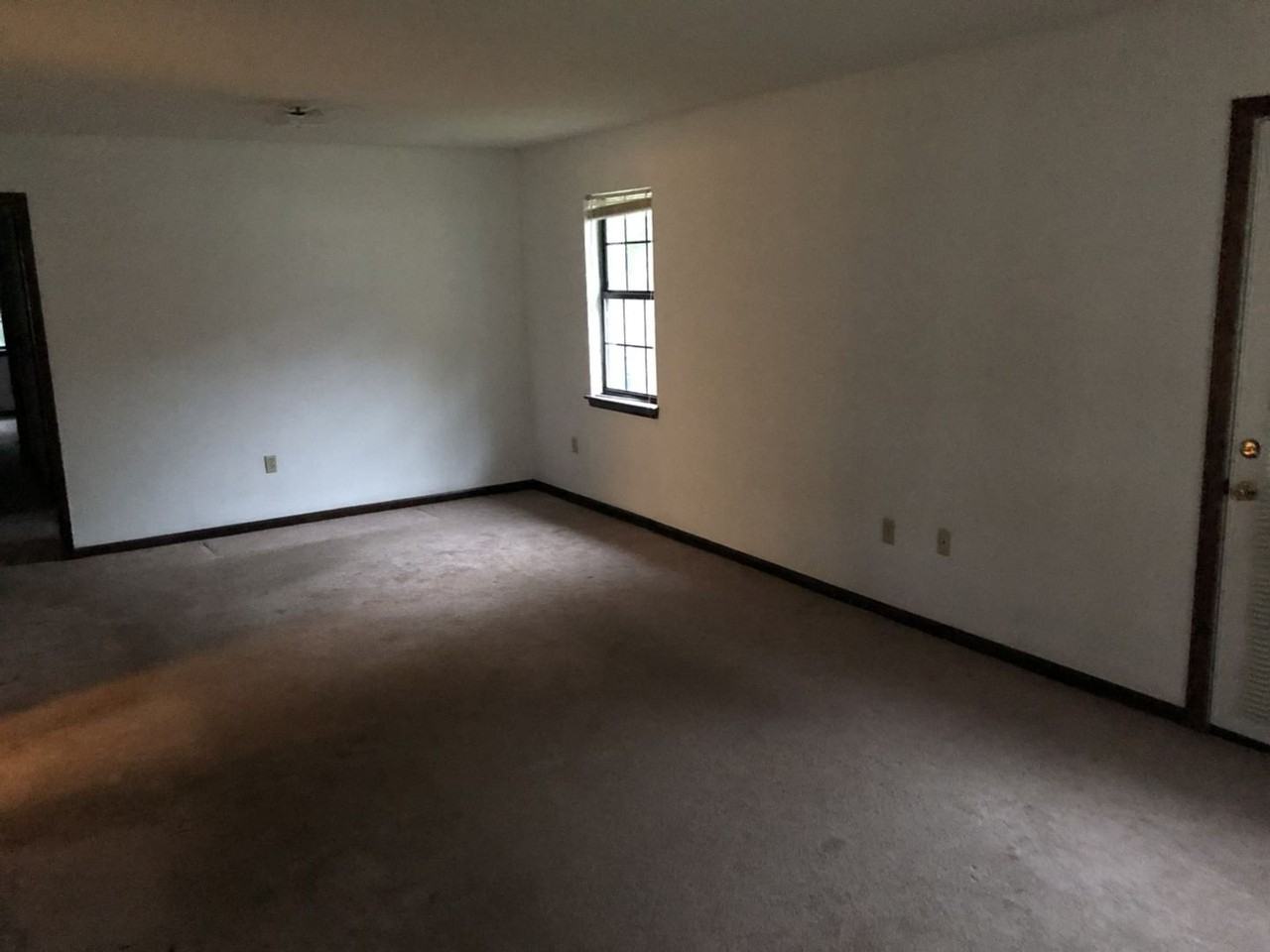 1512 Madison Heights Dr - Photo 2 of 5