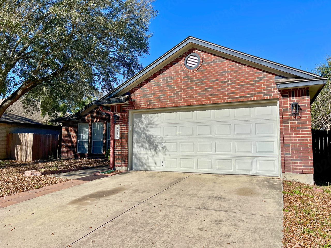 12219 Stable Road Dr - Photo 4 of 21