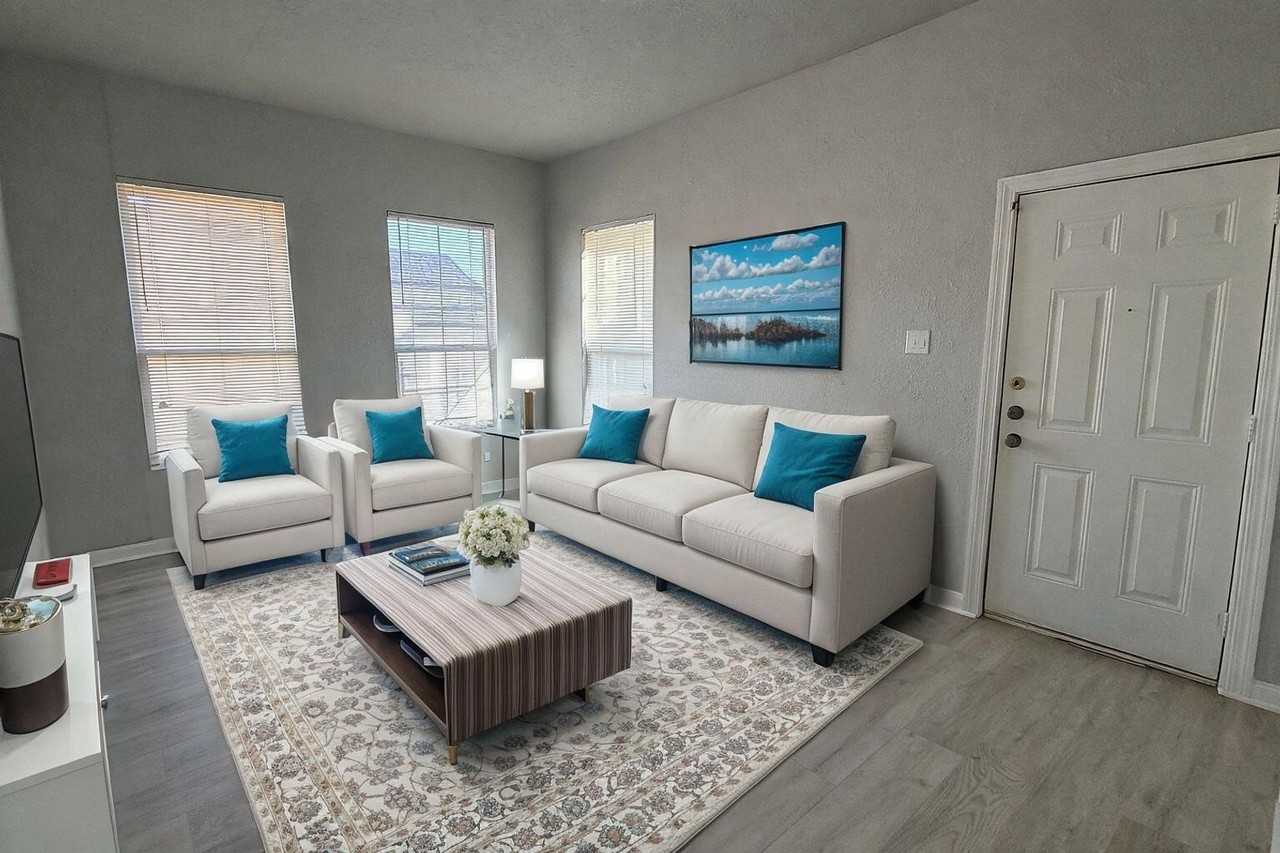 2715 Dathe St - Photo 2 of 29