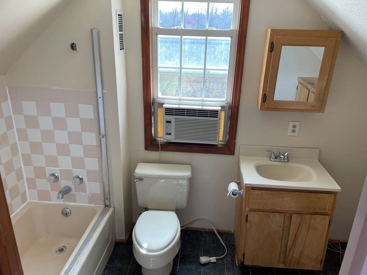 137 Kimmon Rd - Photo 3 of 12