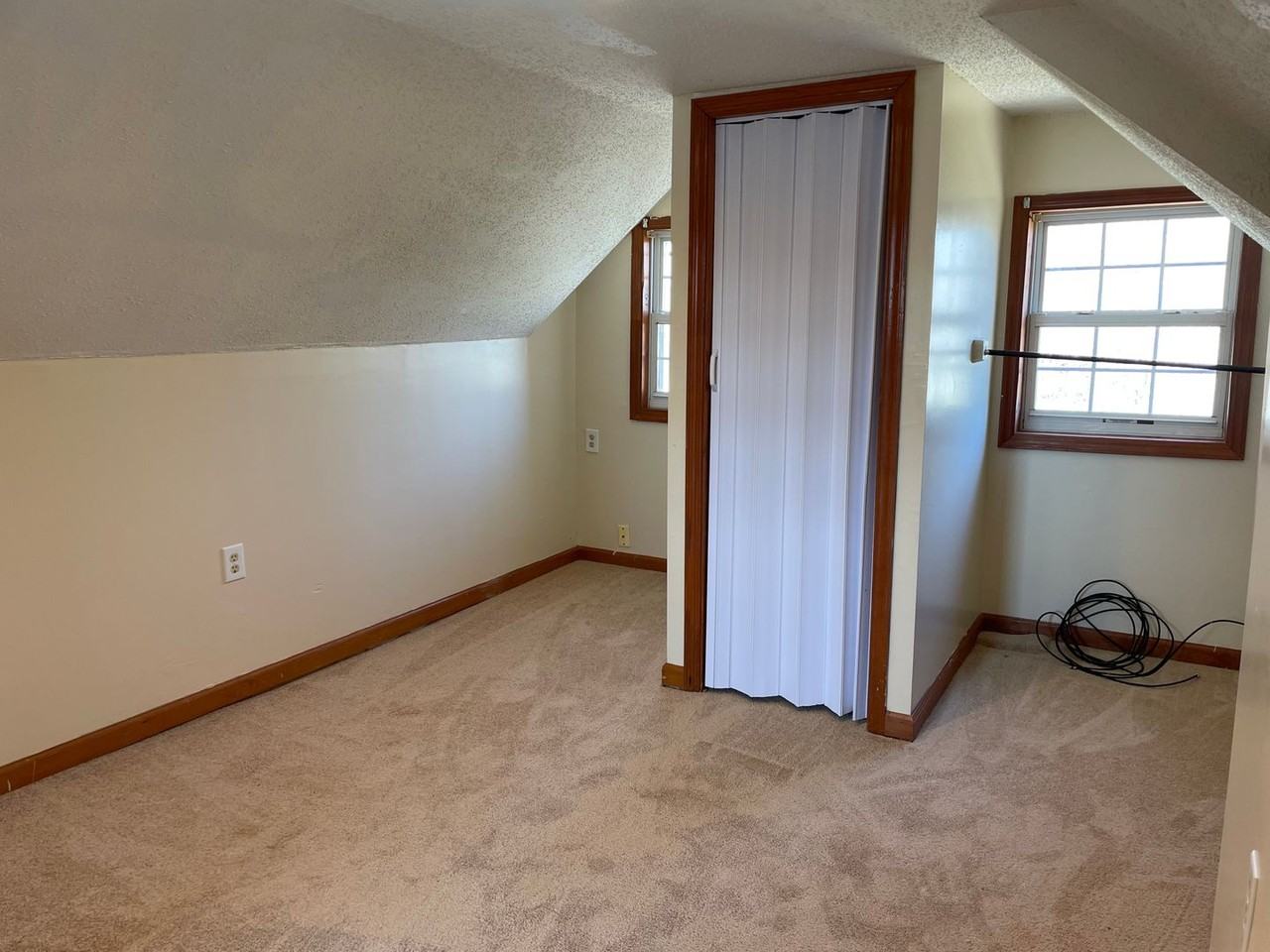 137 Kimmon Rd - Photo 4 of 12