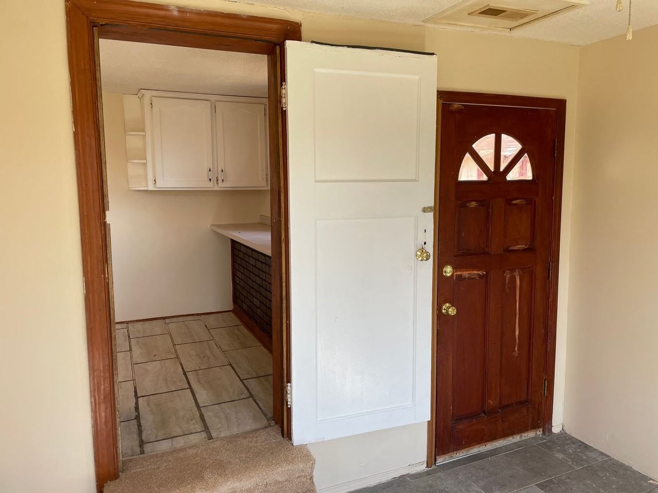 137 Kimmon Rd - Photo 5 of 12