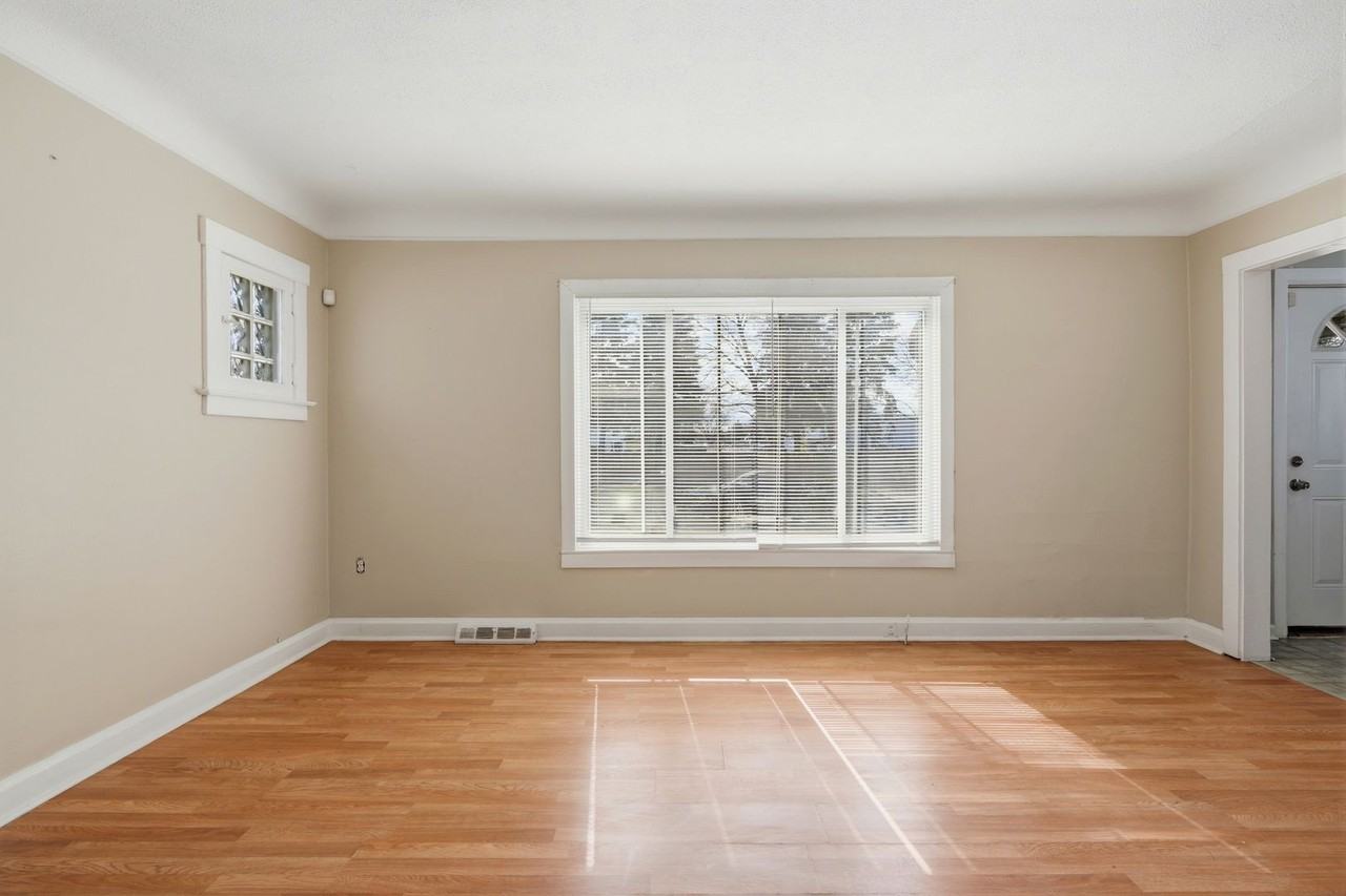 1301 E Muir Ave - Photo 2 of 27