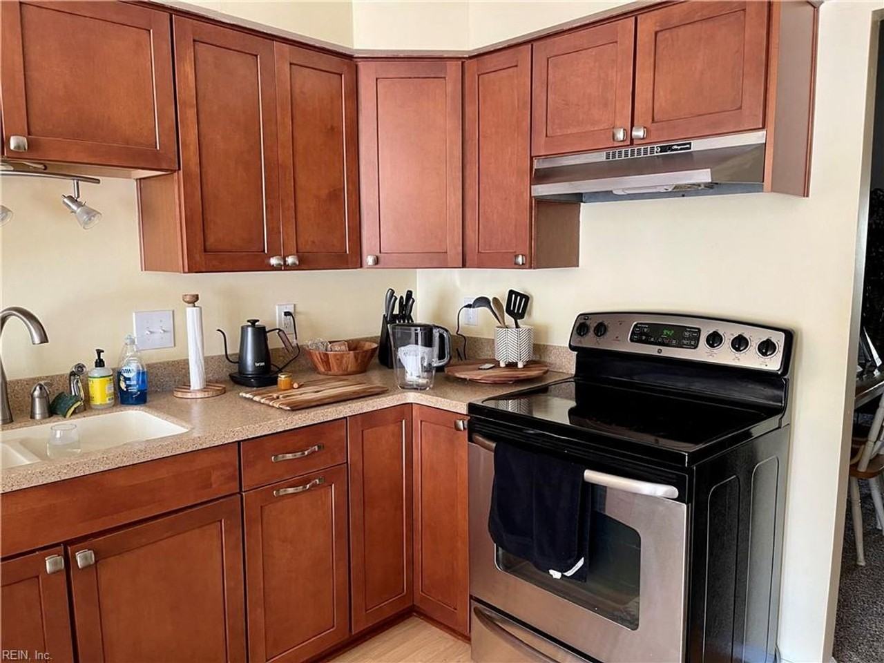 3038 Cape Henry Ct - Photo 4 of 17