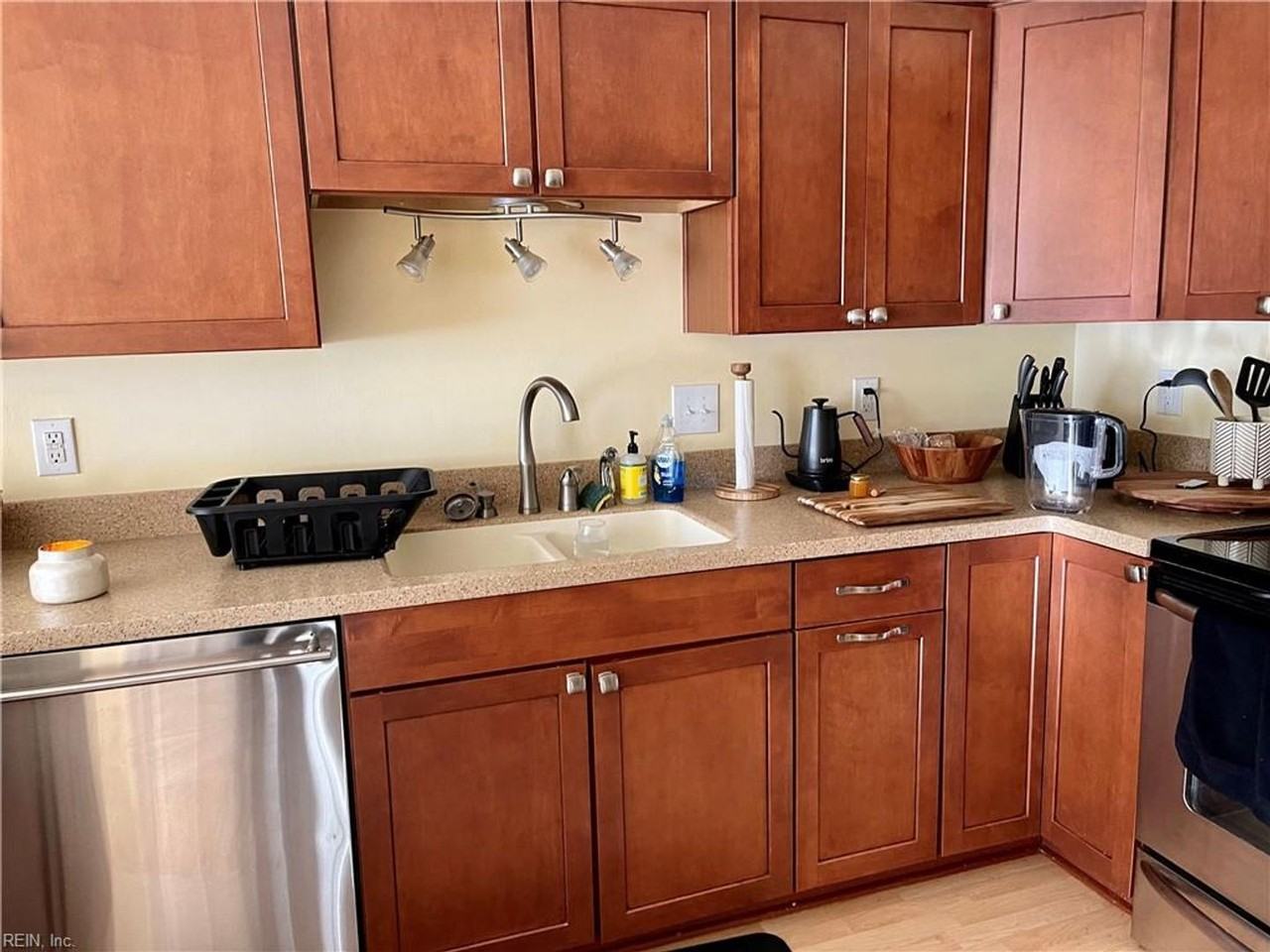 3038 Cape Henry Ct - Photo 5 of 17