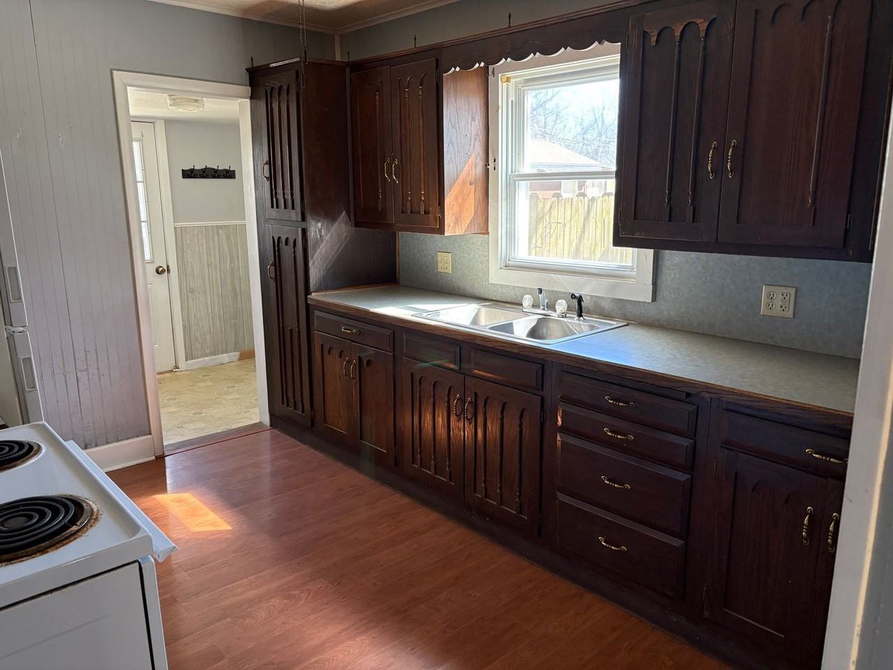 507 S 3rd St - Photo 3 of 9