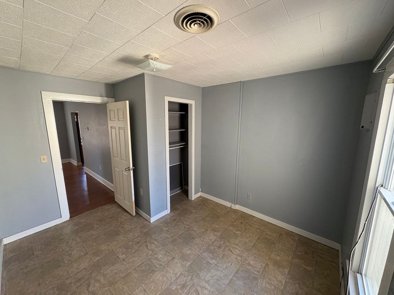 507 S 3rd St - Photo 7 of 9