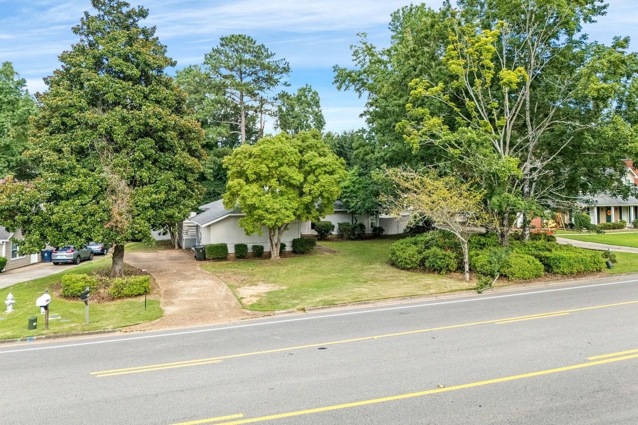 1144 E University Dr - Photo 3 of 25