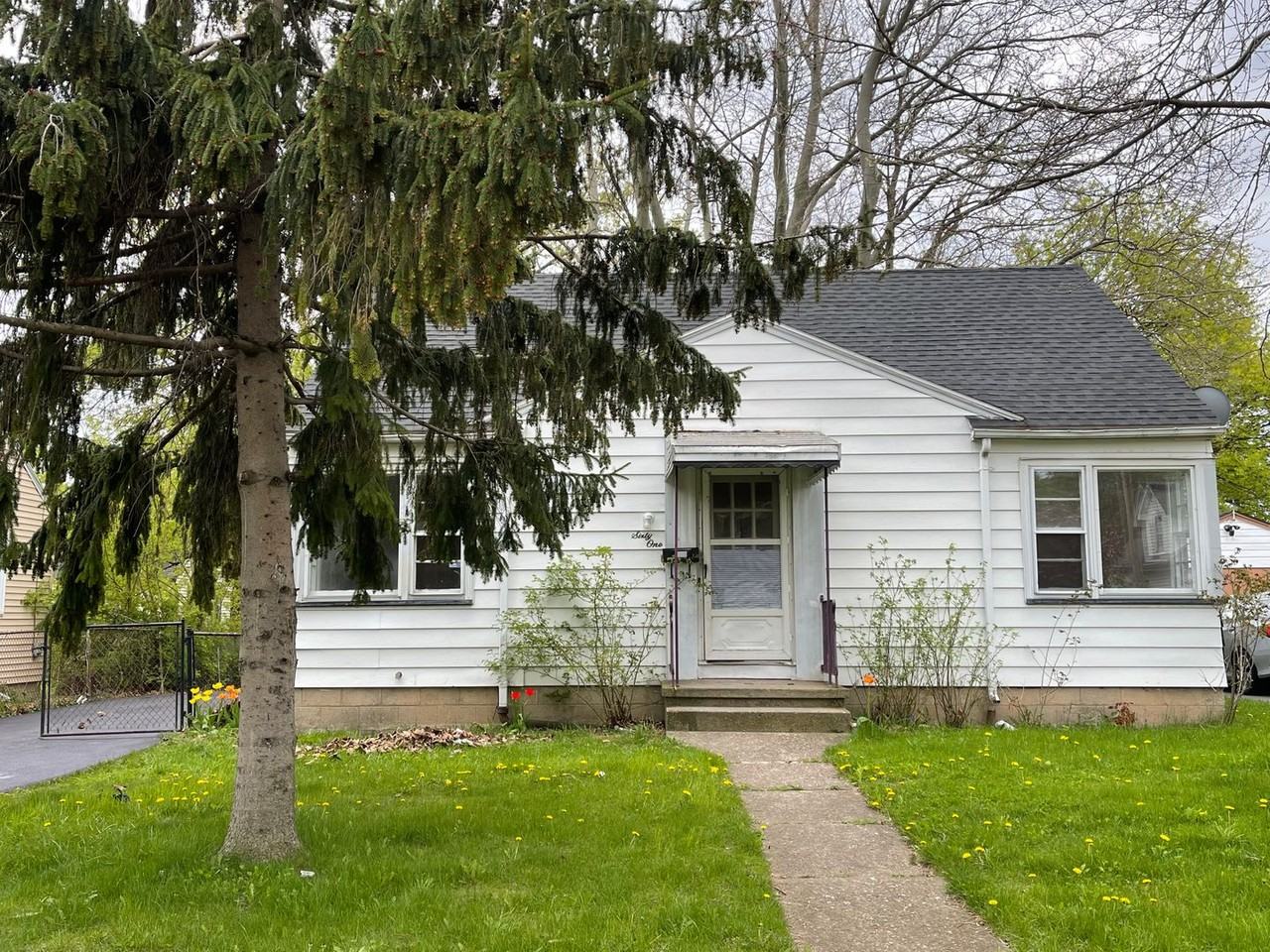 61 Ashwood Dr - Photo 2 of 50