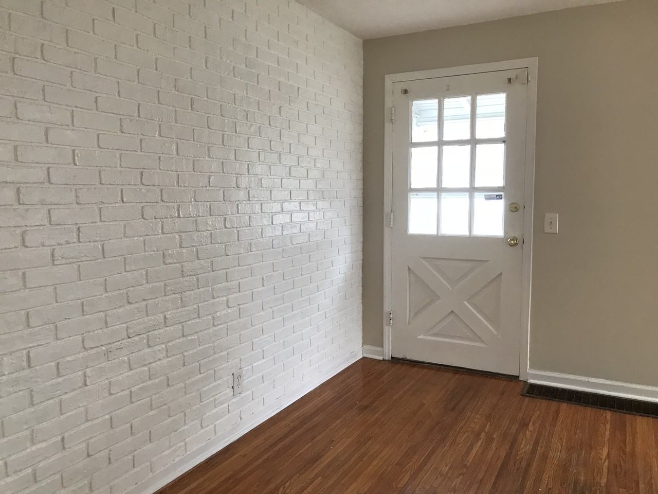 61 Ashwood Dr - Photo 5 of 50