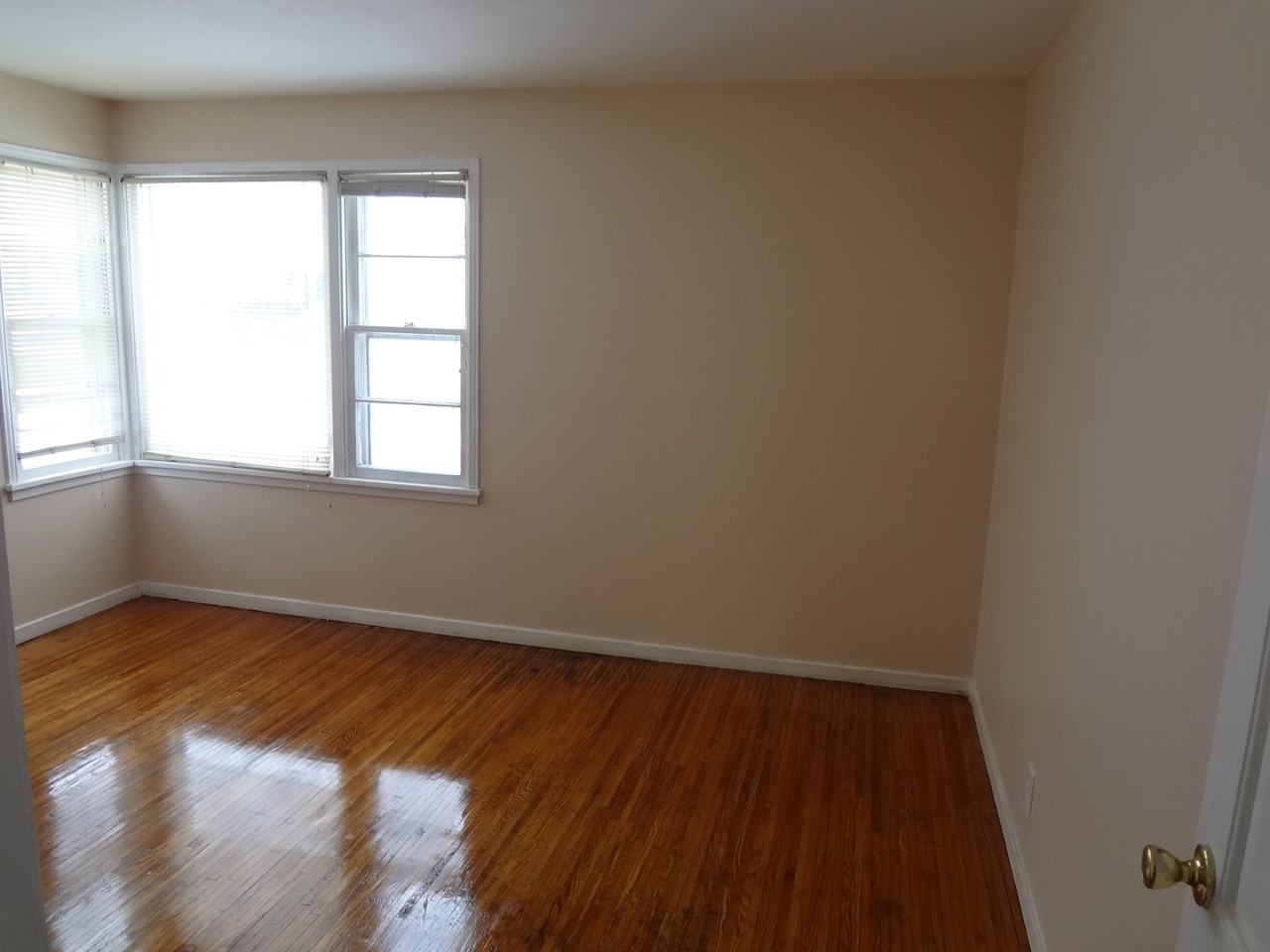 61 Ashwood Dr - Photo 7 of 50