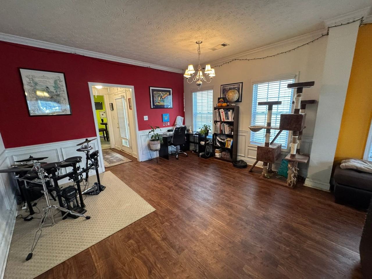 237 Wiltshire Dr - Photo 4 of 23