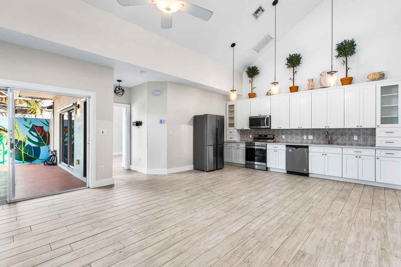 4424 Preserve Way - Photo 3 of 36