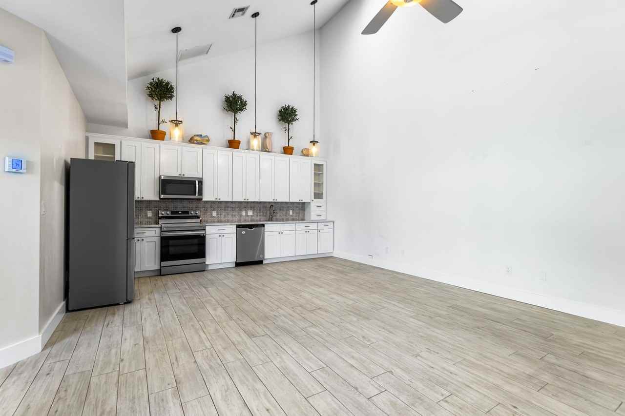 4424 Preserve Way - Photo 5 of 36