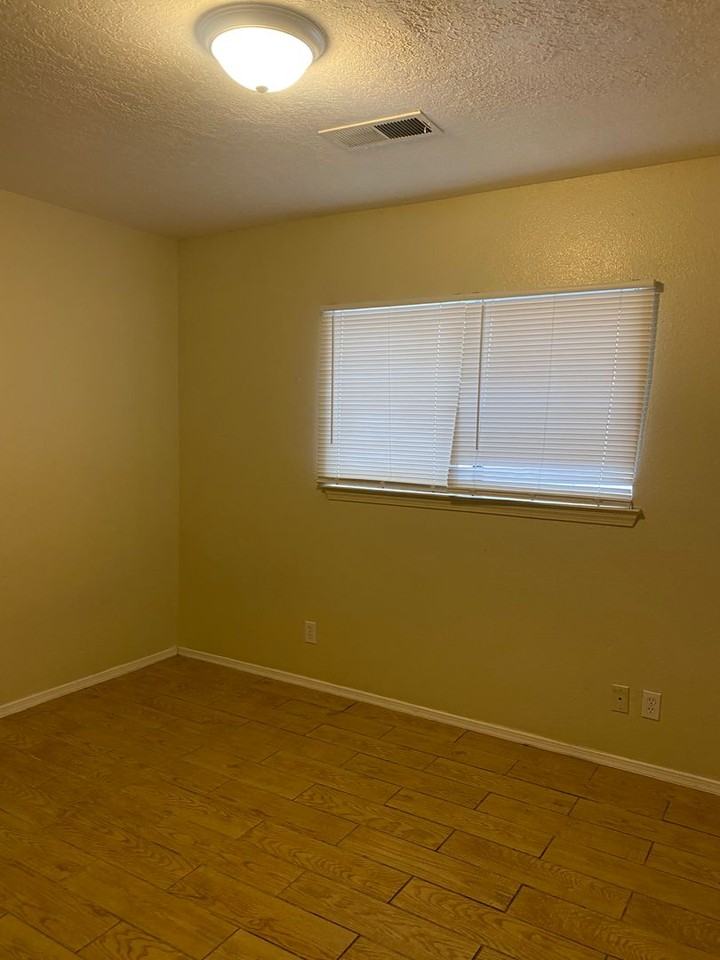 5700 Carrick St Nw - Photo 6 of 7