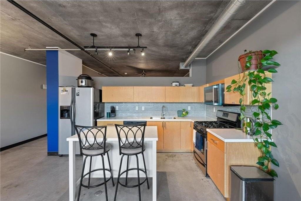 730 N 4th St #405 - Photo 3 of 24