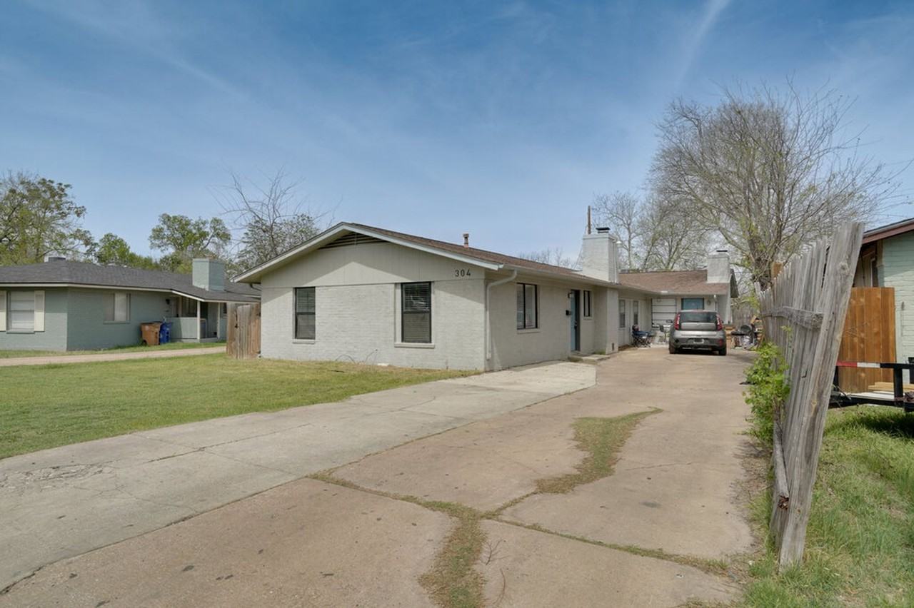 304 John Nance Garner Cir #A2 - Photo 2 of 20