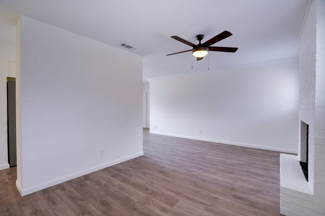 304 John Nance Garner Cir #A2 - Photo 3 of 20