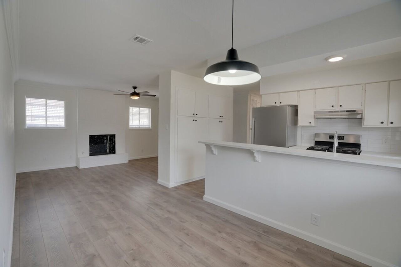 304 John Nance Garner Cir #A2 - Photo 6 of 20