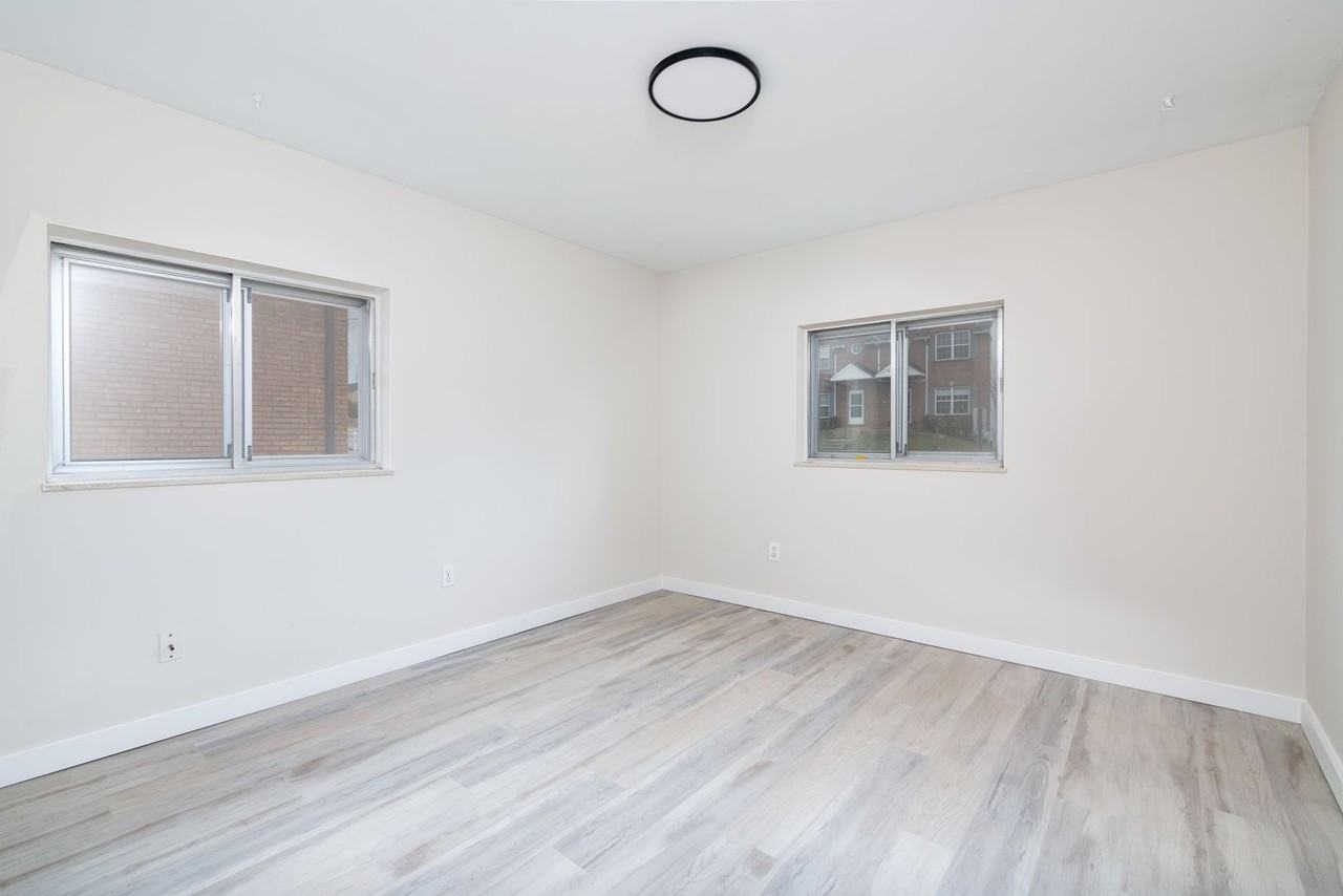 Heege Place - Photo 3 of 7