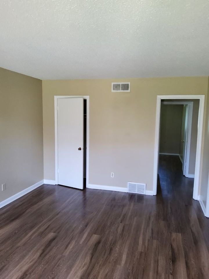 3677 Hillbrook Rd - Photo 5 of 15